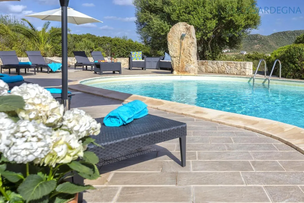 Villa Verde With Pool, Private Parking, Air Conditioning, 5 Bedrooms And 4 Bathrooms 阿尔盖罗